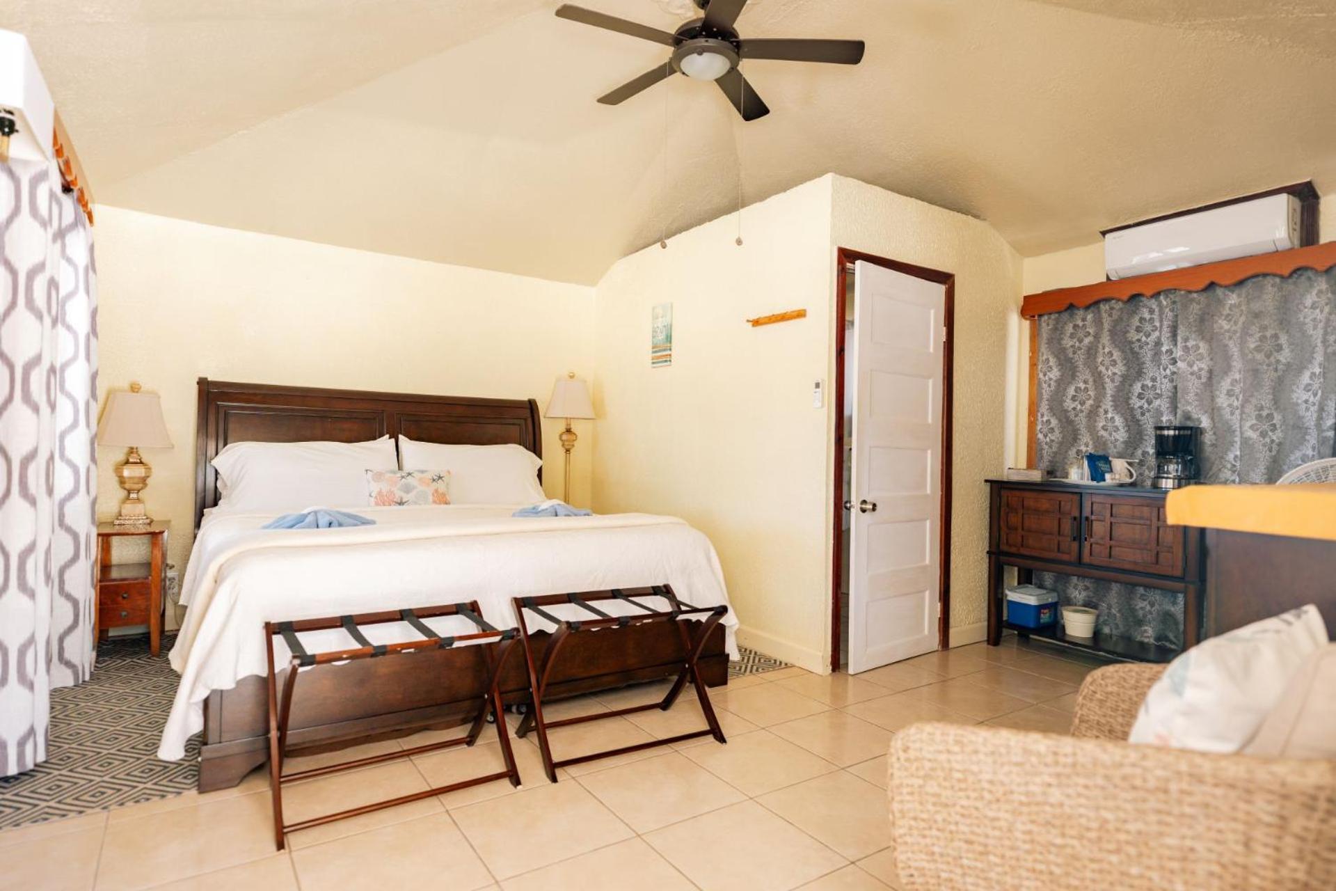 Blue Marlin Beach Resort Dangriga Dış mekan fotoğraf