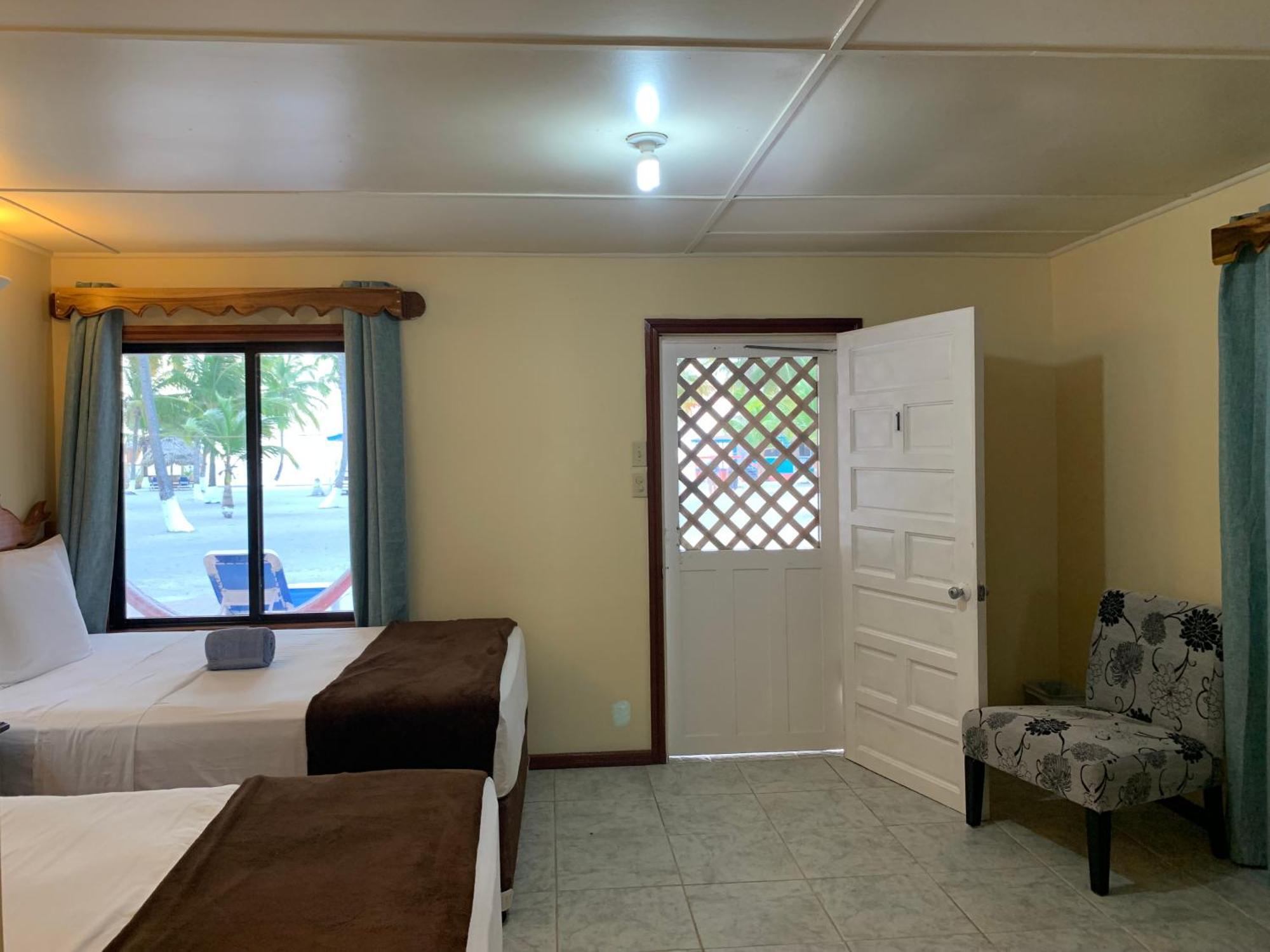 Blue Marlin Beach Resort Dangriga Oda fotoğraf
