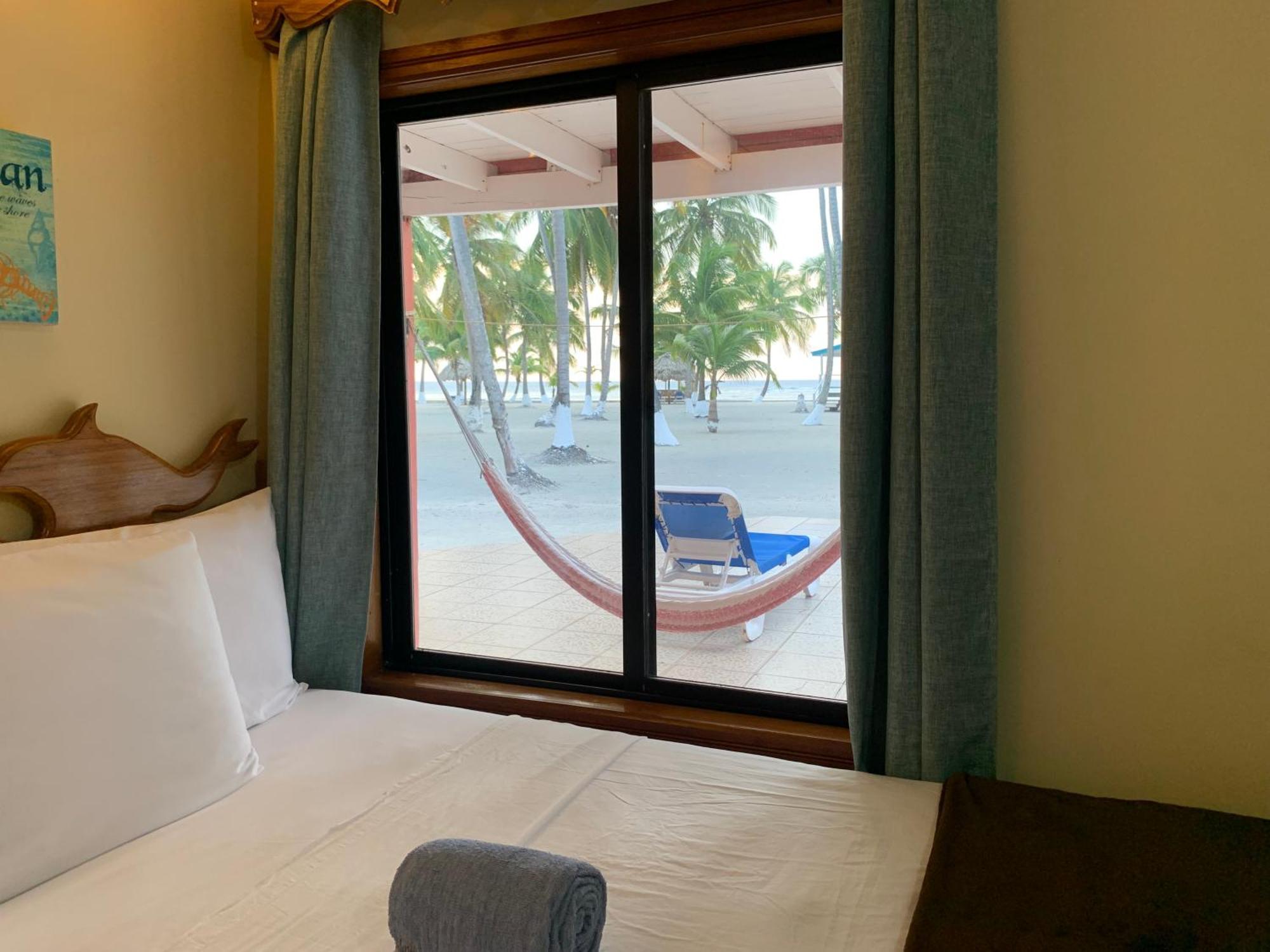 Blue Marlin Beach Resort Dangriga Dış mekan fotoğraf
